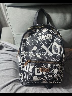 Black & White 'XOXO' Graphic Mini Backpack